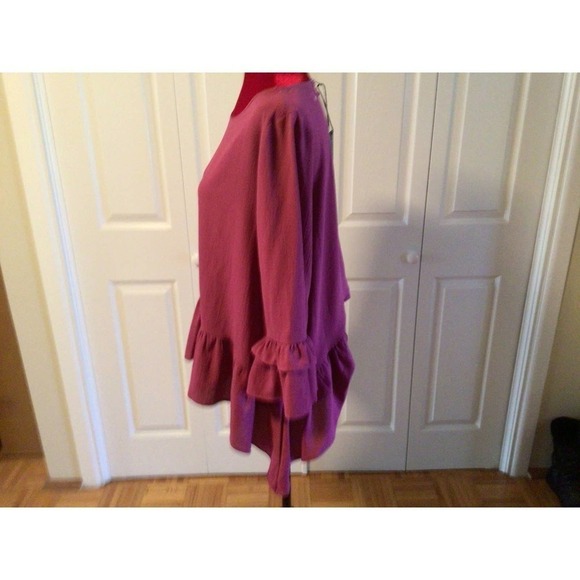 NWT Gibson burgundy top/Blouse ruffle bottom - Picture 2 of 6